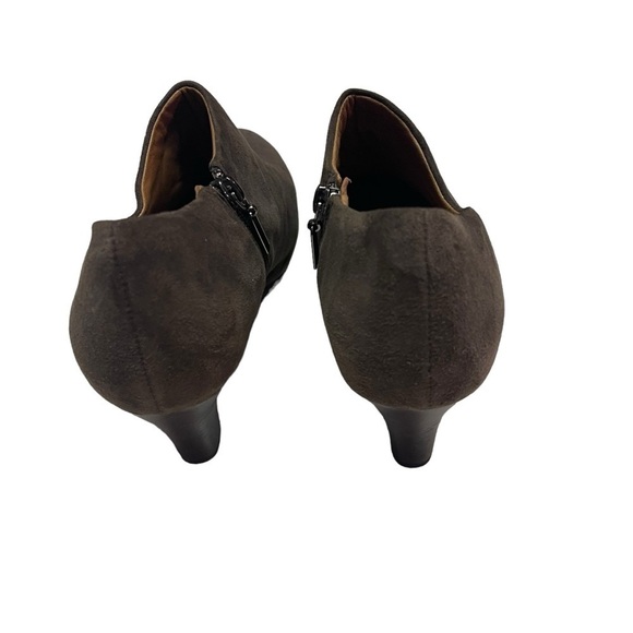 Clarks Artisan Society Gown Ii Brown Pleating Shooties size 9M - Picture 5 of 8